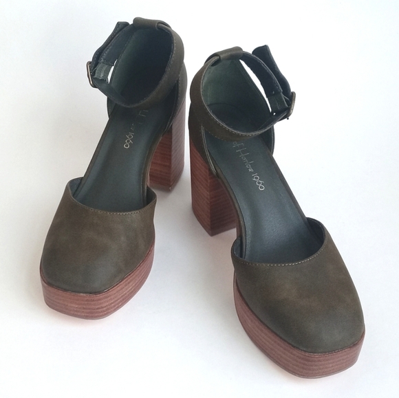 House of Harlow 1960 Shoes - House of Harlow 1960 Olive Green Square Toe Ankle Strap Platform Heels 8M